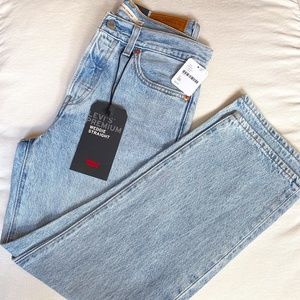 Levi' Wedgie Straight High Rise